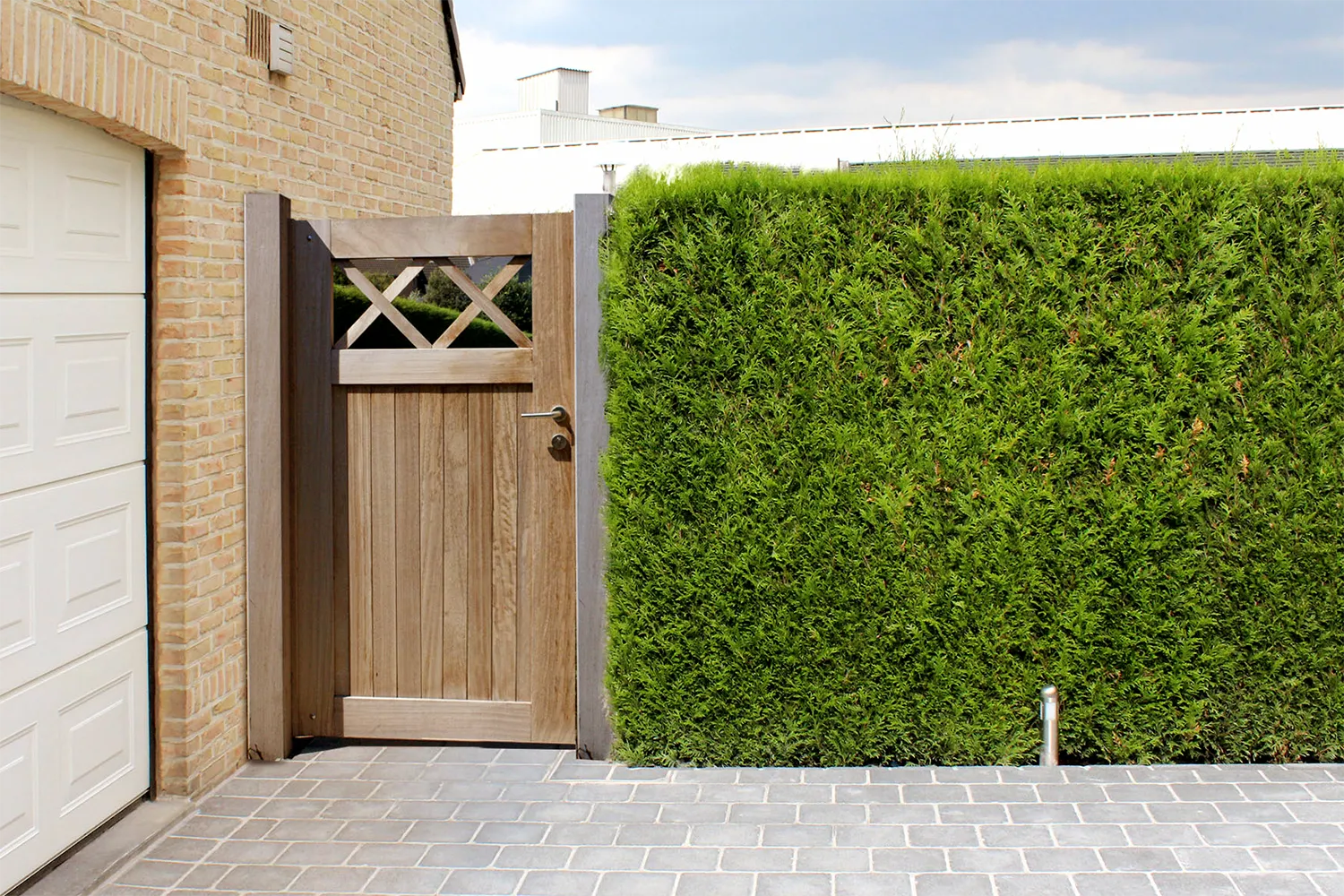 Tuingord van exotisch hout - Iroko